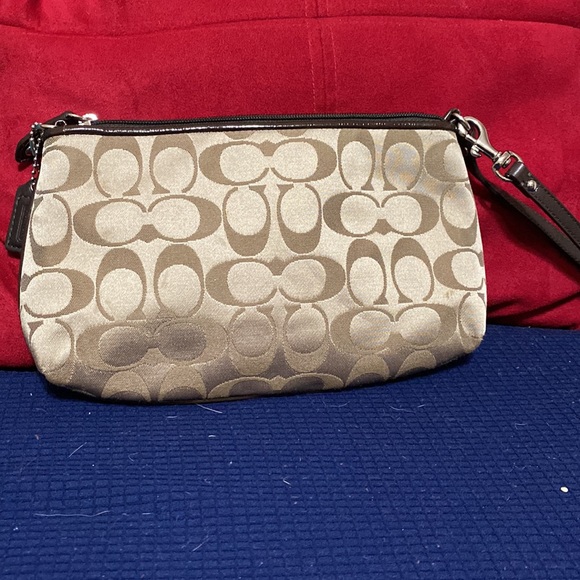 Coach wristlet! - Picture 4 of 4